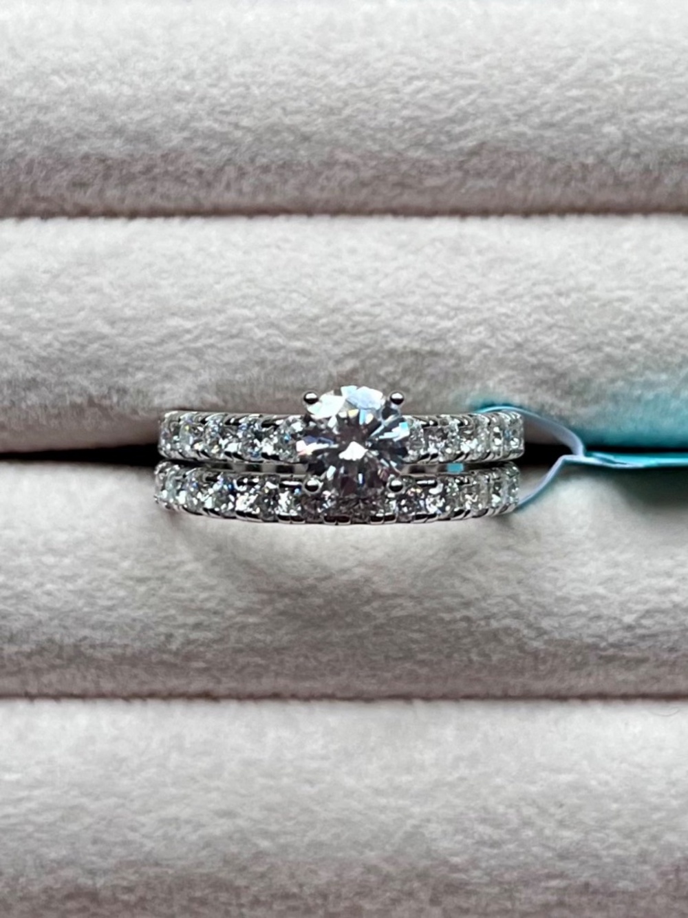 R122 | Round-Cut Moissanite Ring Set